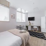 Alexandra House-Apartments