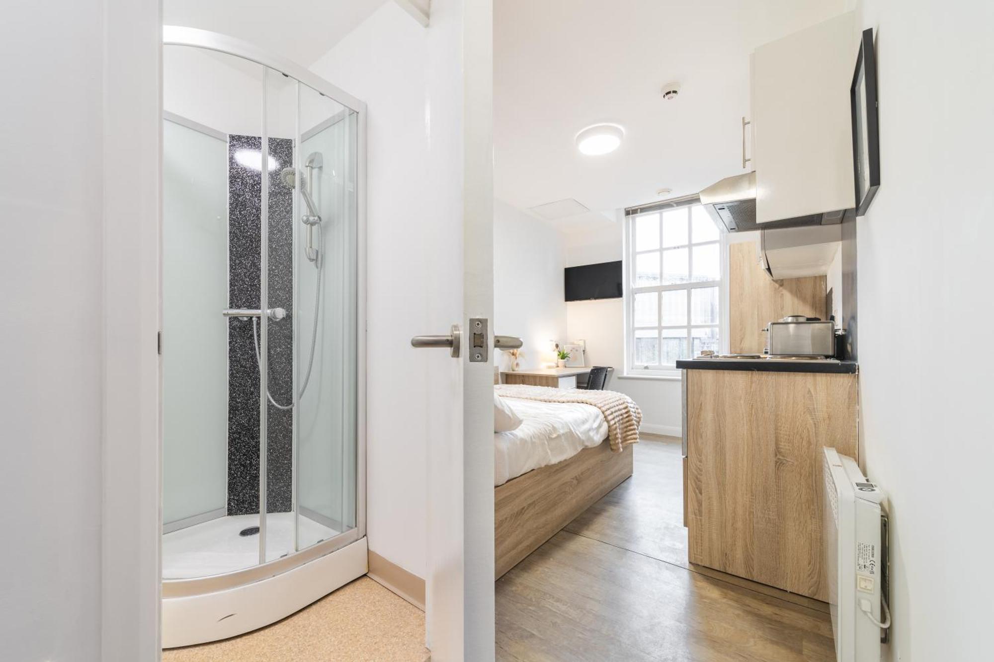 Alexandra House-Apartments *