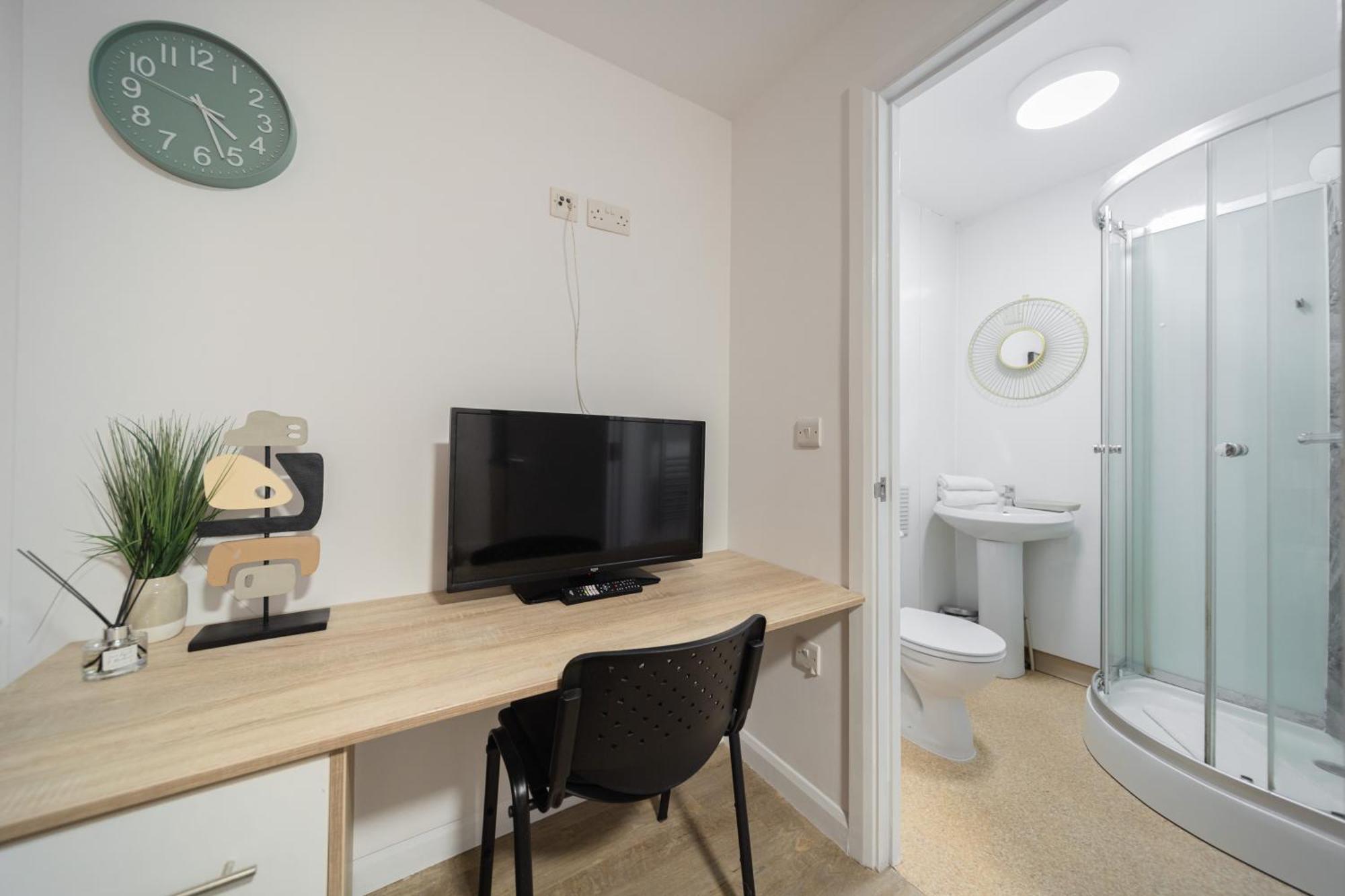 Alexandra House-Apartments *